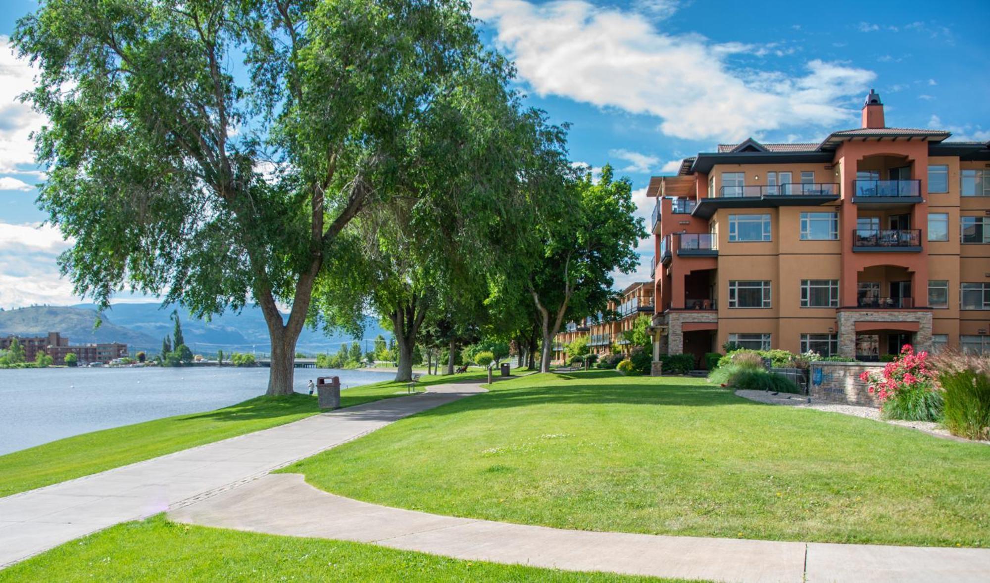 Watermark Beach Resort Osoyoos Extérieur photo